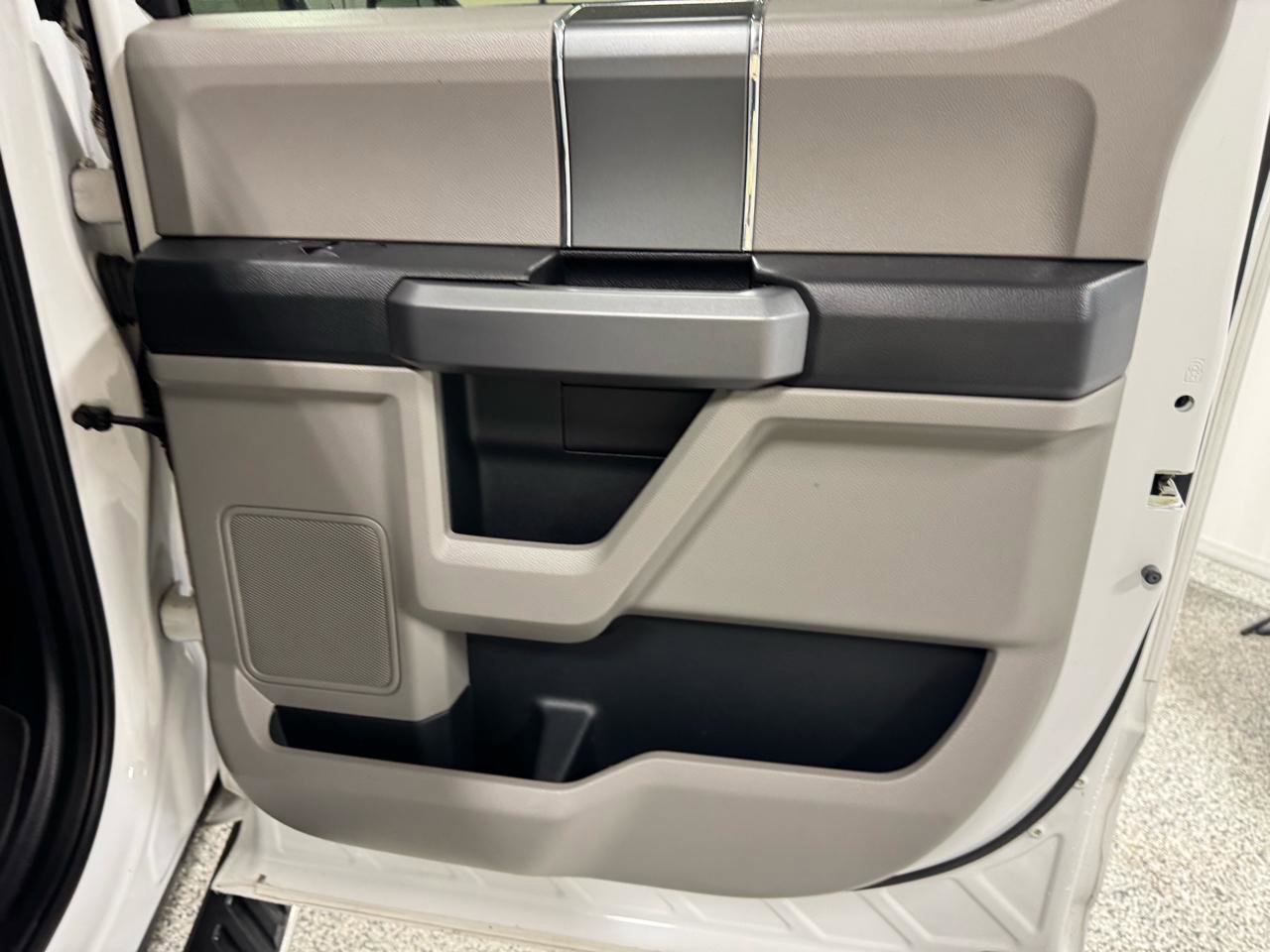 Used 2015 Ford F150 XLT w/ Equipment Group 302A Luxury AWD/4WD image 12