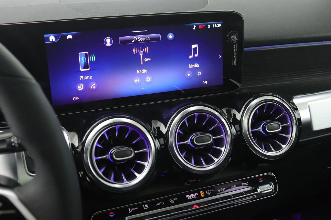 New 2026 Mercedes-Benz GLB 250 image 6