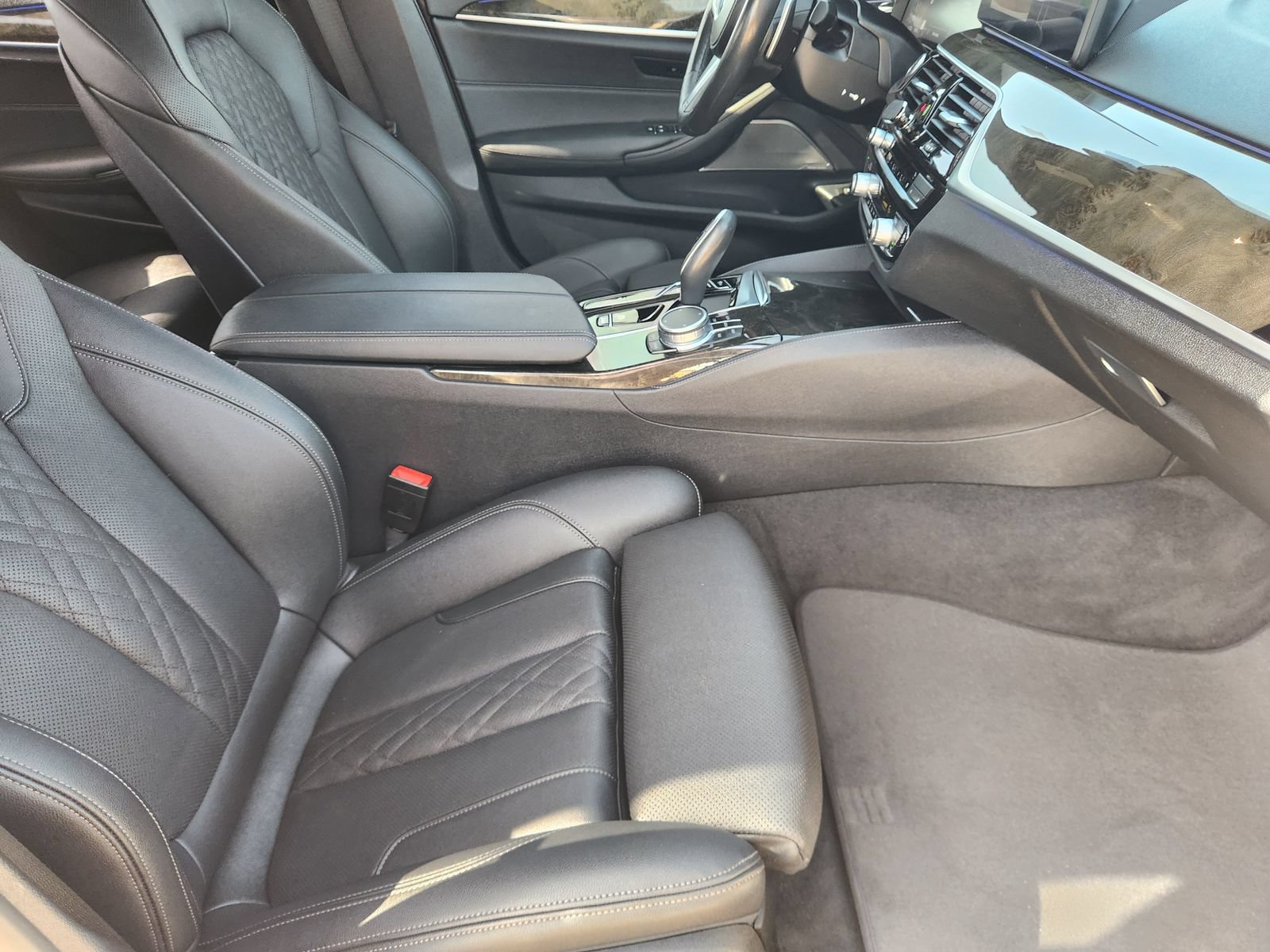 Used 2022 BMW 540i w/ M Sport Package RWD image 14
