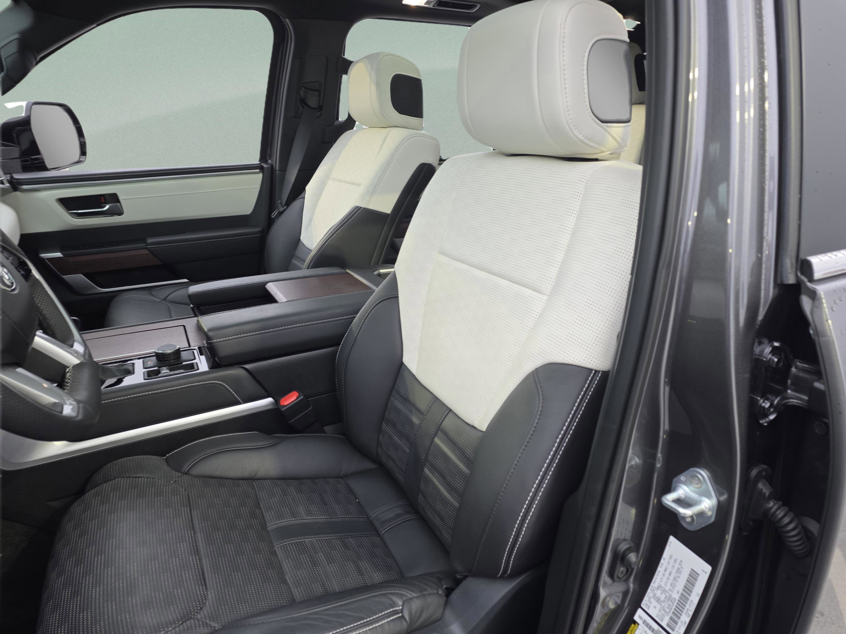 Used 2025 Toyota Sequoia Capstone image 11