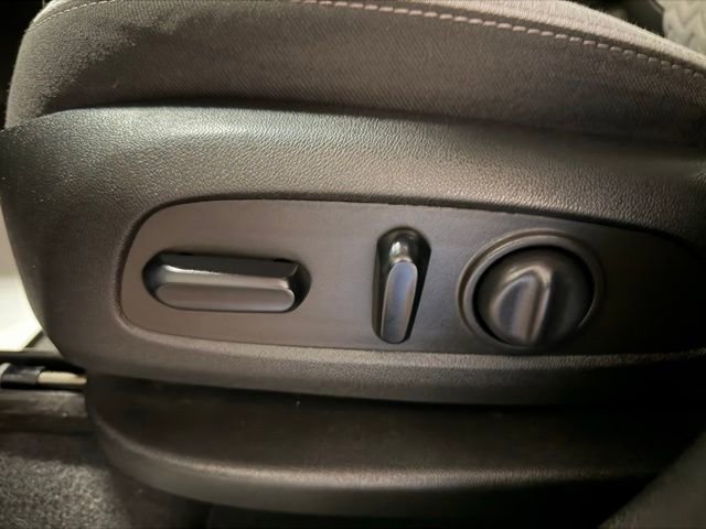 Used 2022 Chevrolet Equinox LS w/ LS Convenience Package image 16