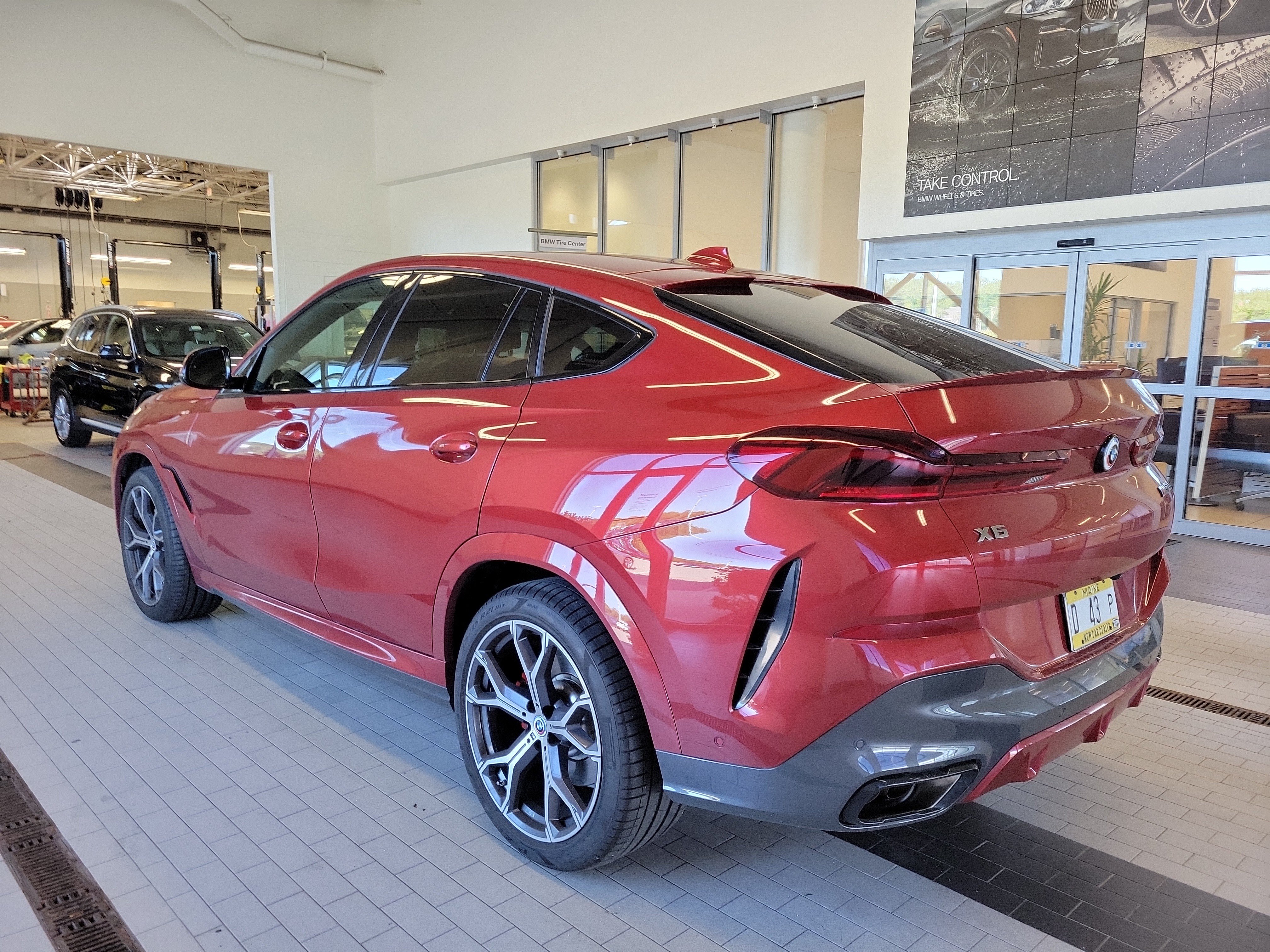 Used 2023 BMW X6 M50i w/ Executive Package AWD/4WD image 7