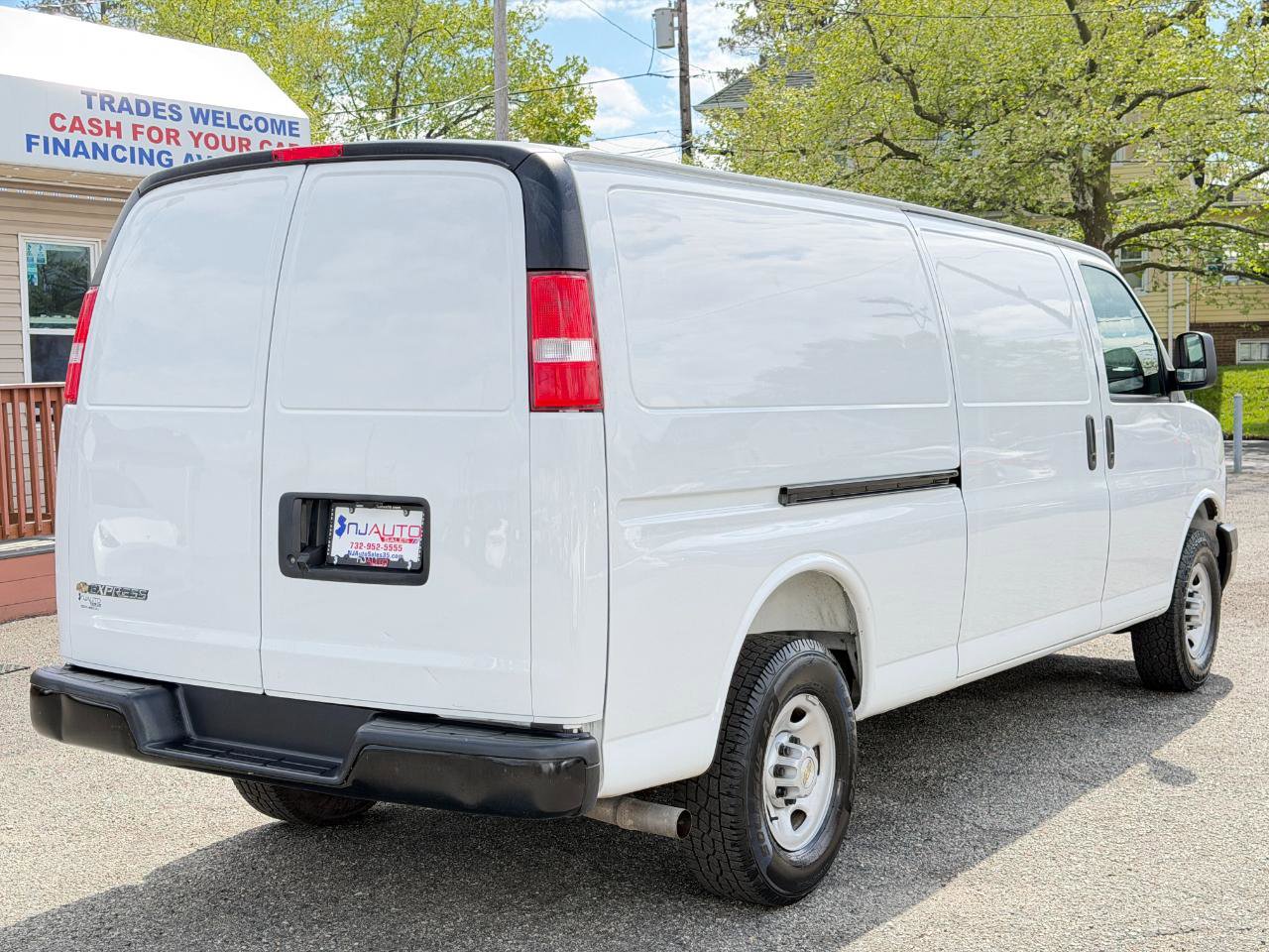 Used 2025 Chevrolet Express 2500 Extended w/ Driver Convenience Package RWD image 3