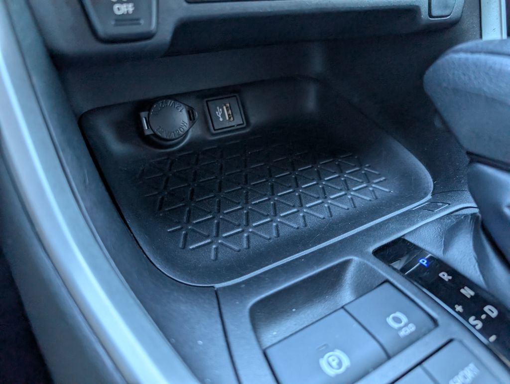 Used 2023 Toyota RAV4 LE image 21