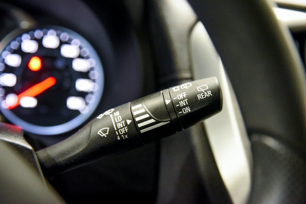 Used 2023 GMC Terrain SLE image 24