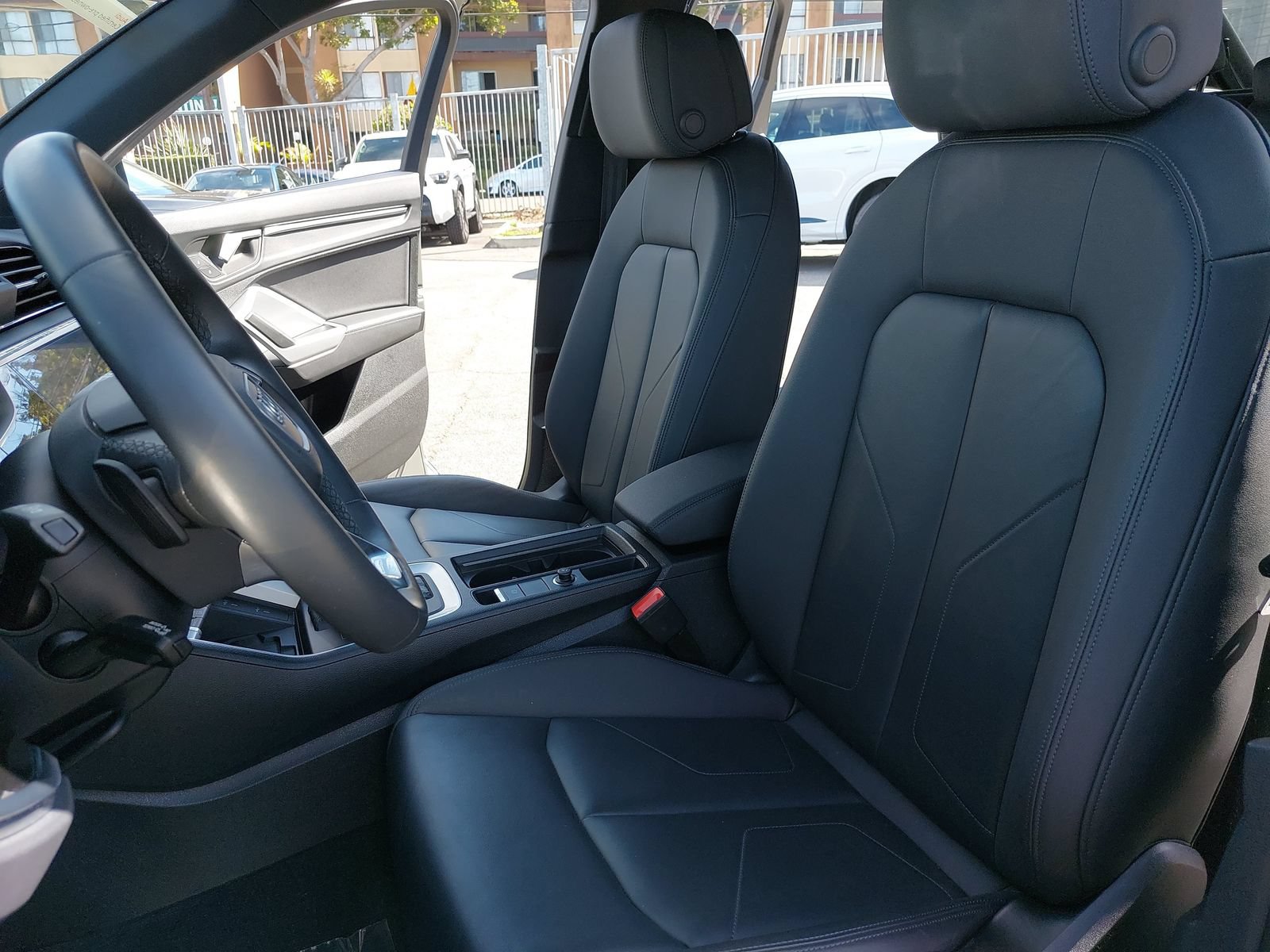 Certified 2025 Audi Q3 2.0T Premium w/ Convenience Package AWD/4WD image 15