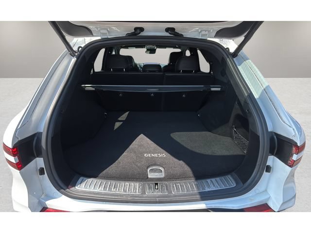 Used 2023 Genesis GV70 3.5T Sport w/ Sport Advanced Package AWD/4WD image 32