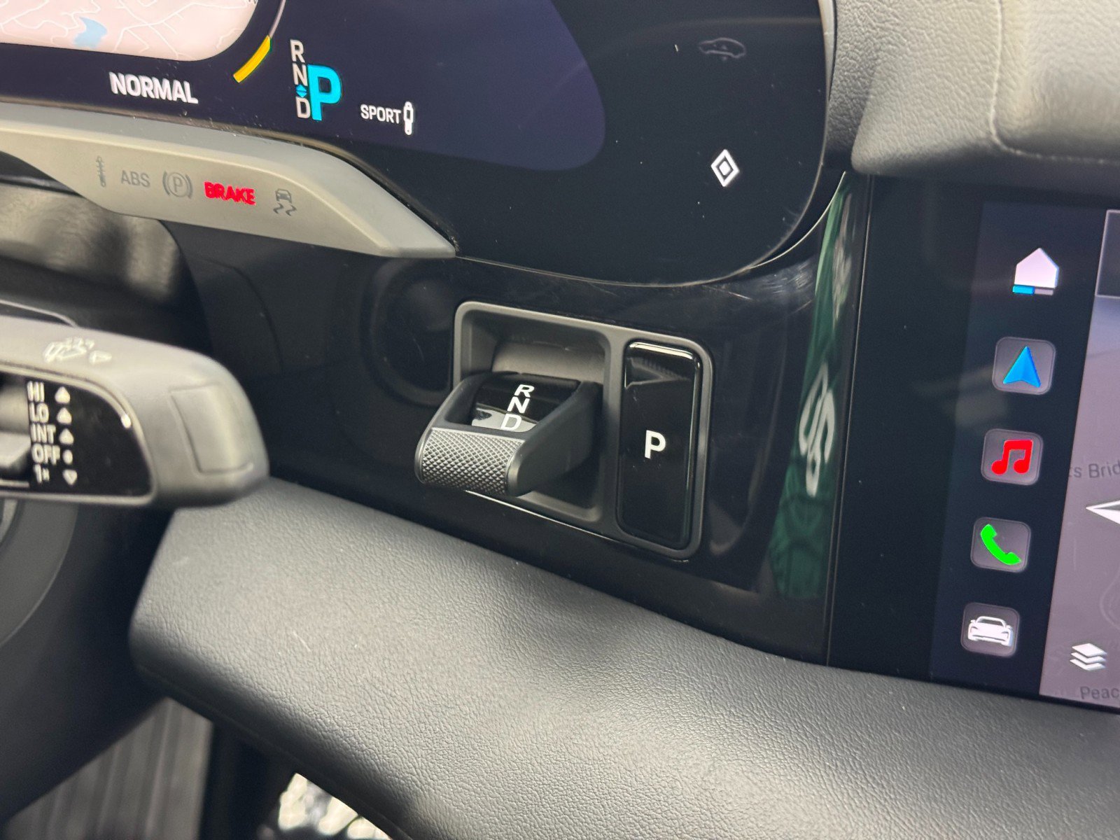 Used 2021 Porsche Taycan image 22