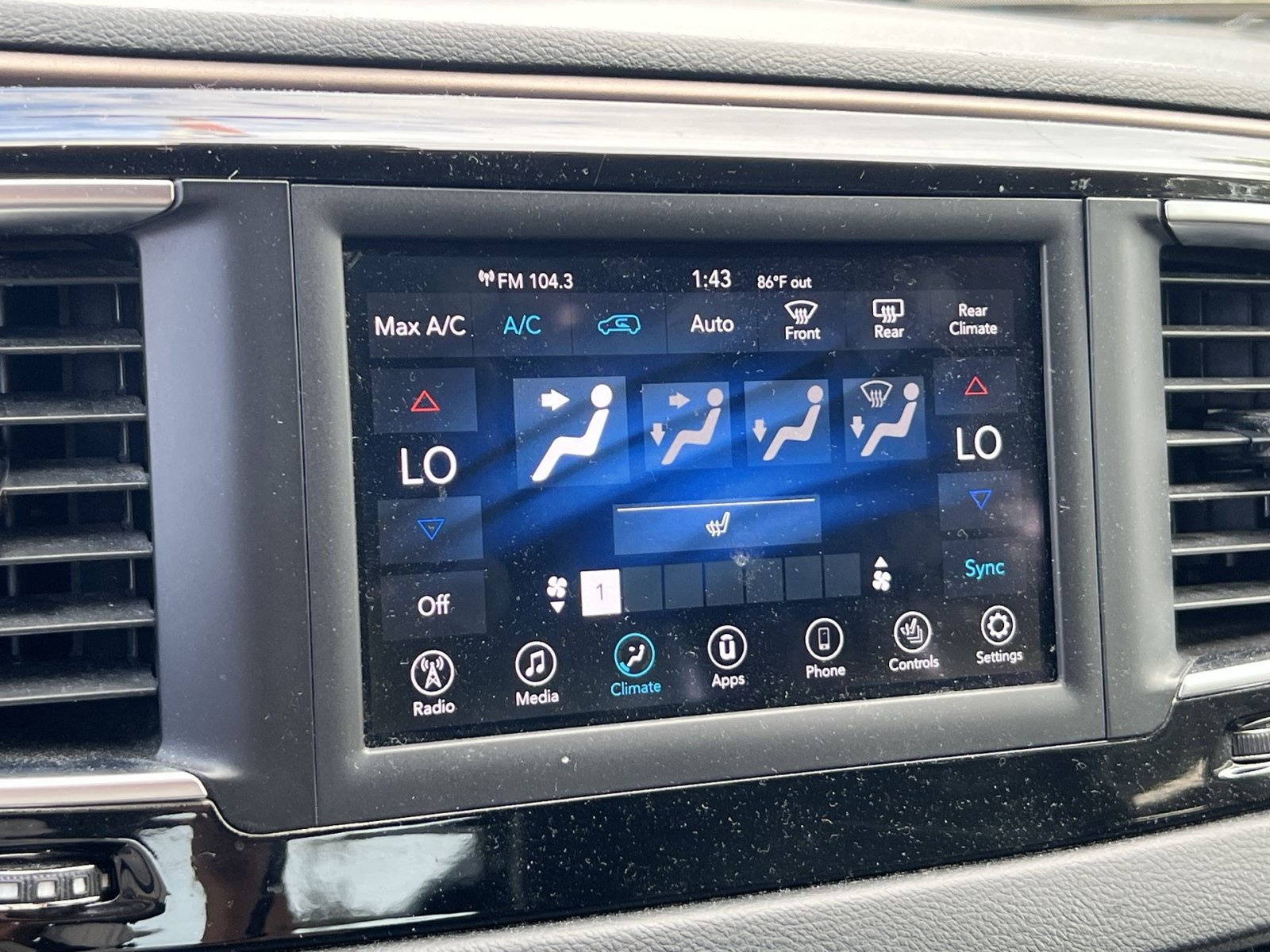 Used 2018 Chrysler Pacifica Touring-L FWD image 20