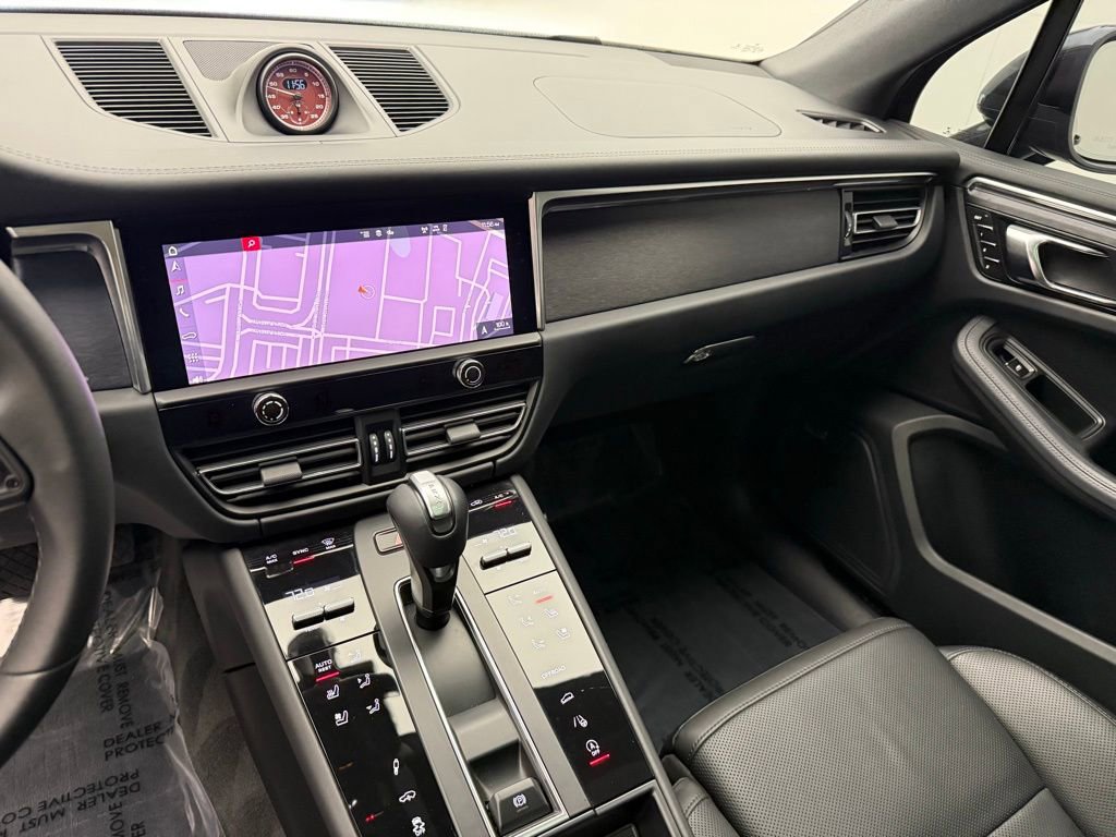 Used 2022 Porsche Macan GTS image 16