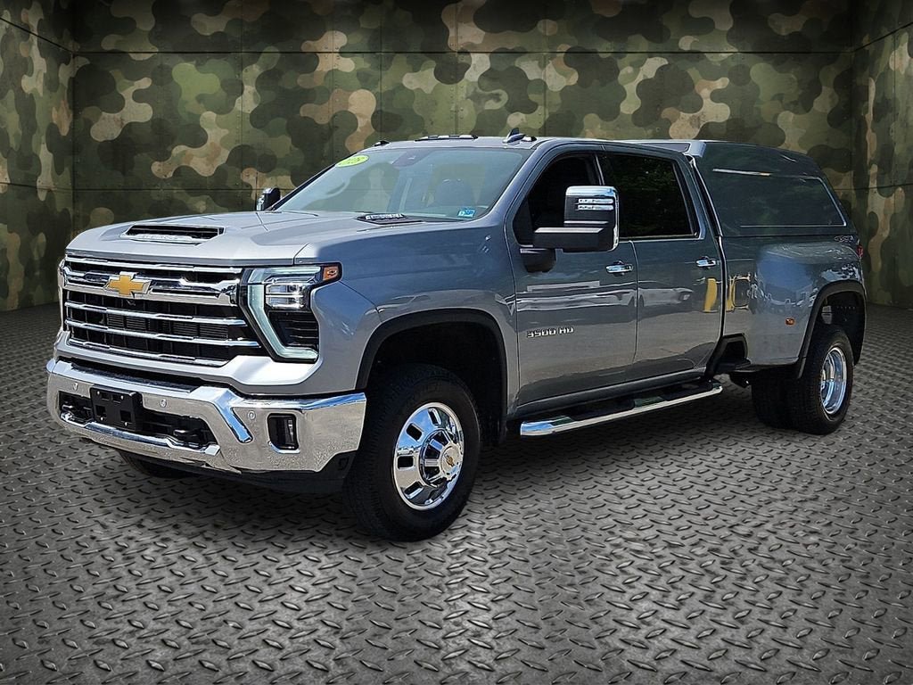 Certified 2025 Chevrolet Silverado 3500 LTZ w/ LTZ Plus Package AWD/4WD image 3