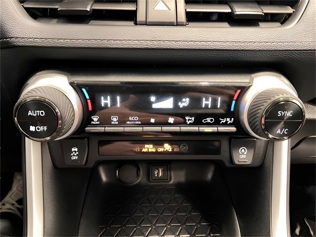 Used 2025 Toyota RAV4 XLE image 28