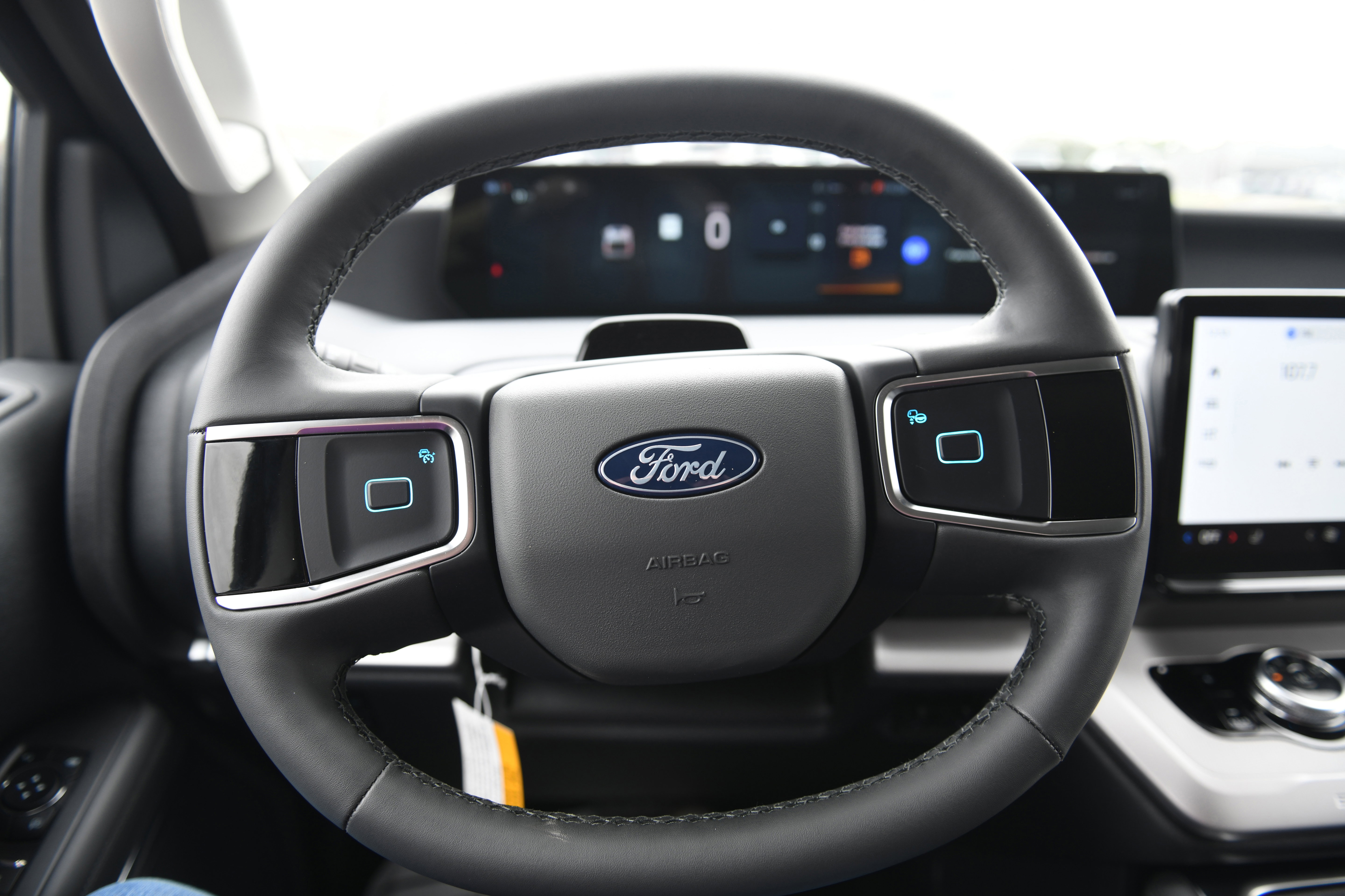 New 2026 Ford Expedition Active image 32