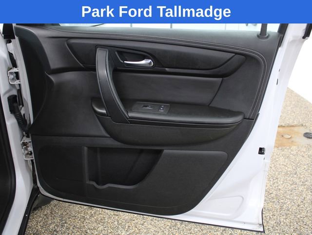 Used 2016 Chevrolet Traverse LT w/ Style and Technology Package image 22