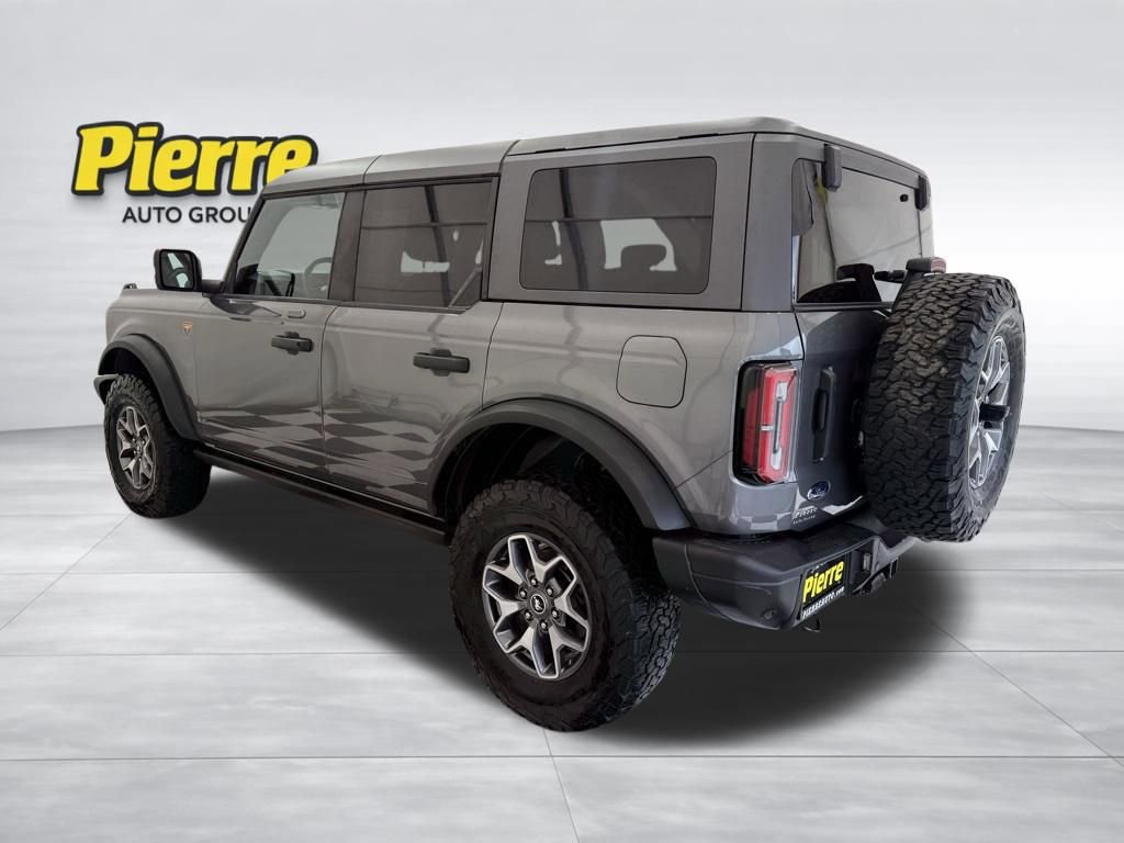 Used 2023 Ford Bronco Badlands image 2