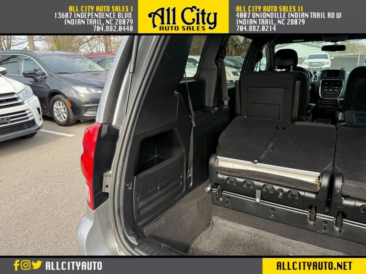 Used 2018 Dodge Grand Caravan SE FWD image 33