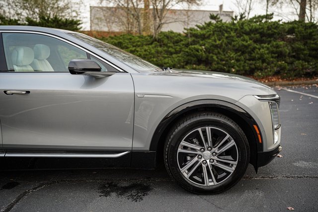 Used 2024 Cadillac Lyriq Luxury image 10