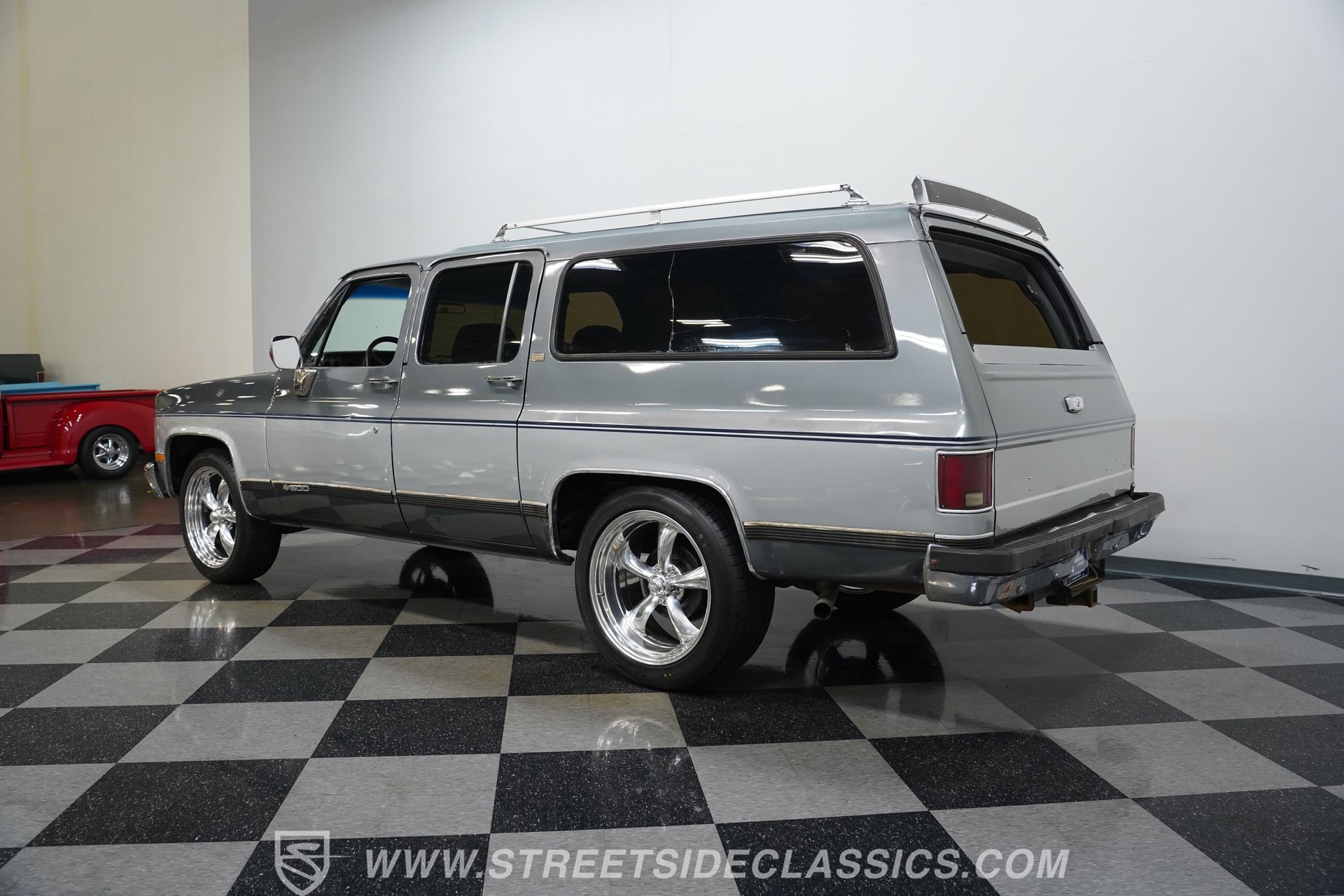 Used 1990 Chevrolet Suburban 2WD image 10