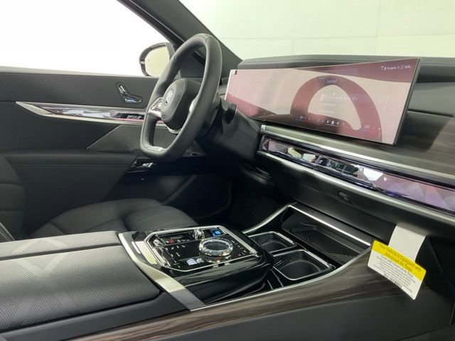 Used 2024 BMW i7 xDrive60 image 37