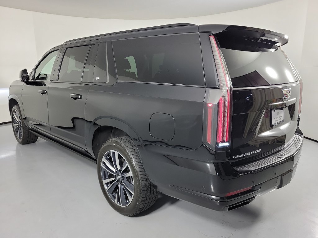 Used 2025 Cadillac Escalade ESV Sport AWD/4WD image 6