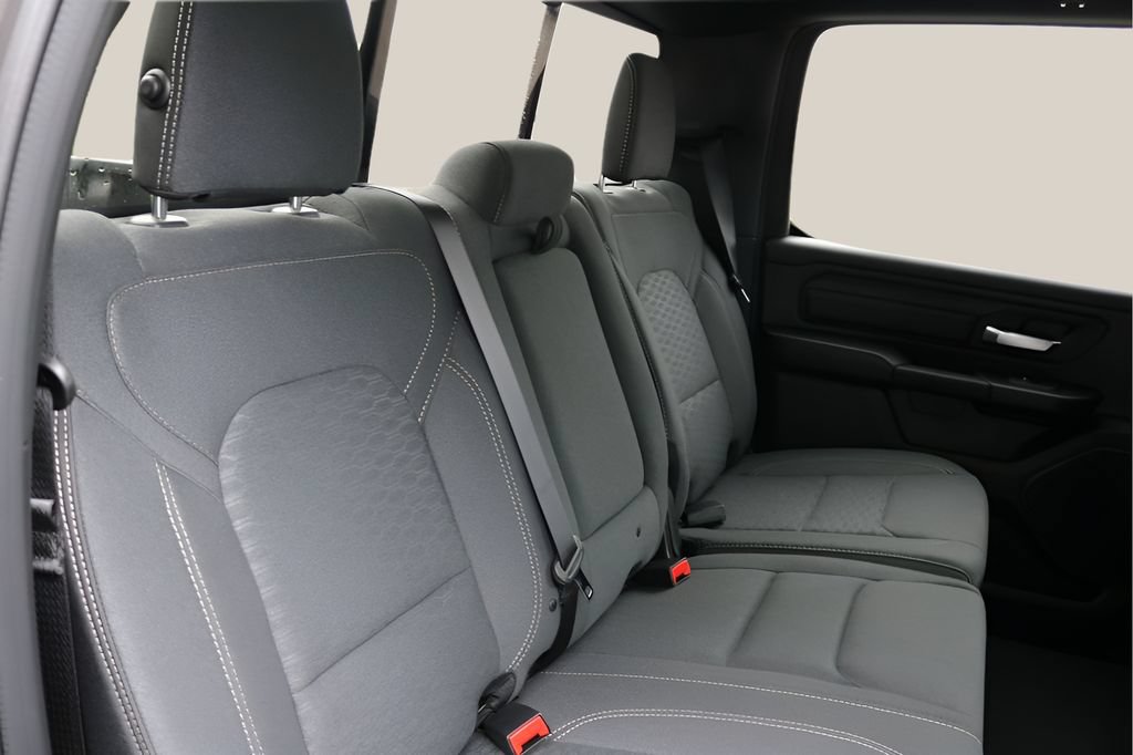 New 2026 RAM 1500 Express AWD/4WD image 17