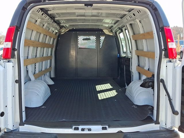 Used 2024 GMC Savana 2500 w/ Driver Convenience Package image 31