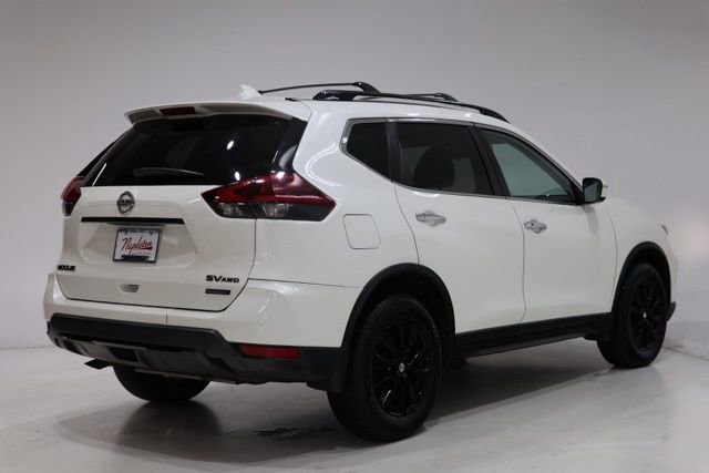 Used 2018 Nissan Rogue SV w/ Premium Package image 8