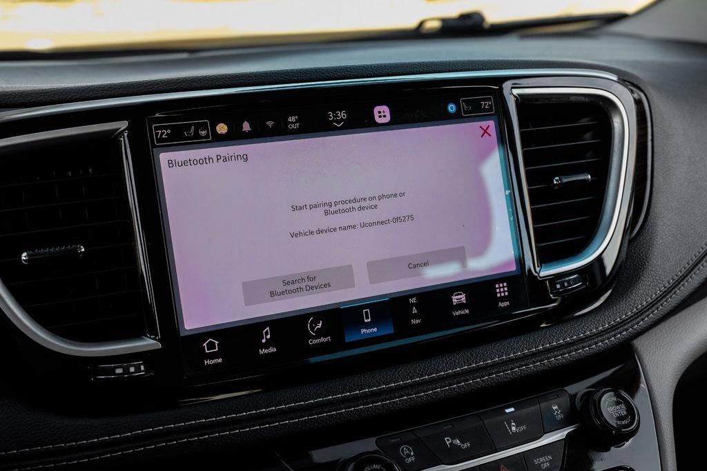 Used 2023 Chrysler Pacifica Limited image 30