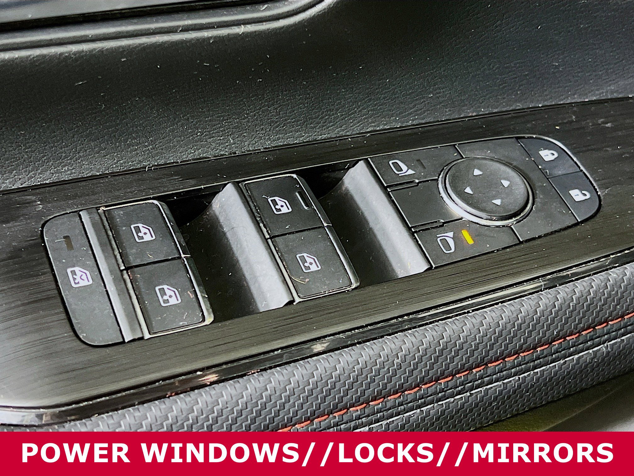 Used 2025 Nissan Kicks SR w/ SR Premium Package image 19