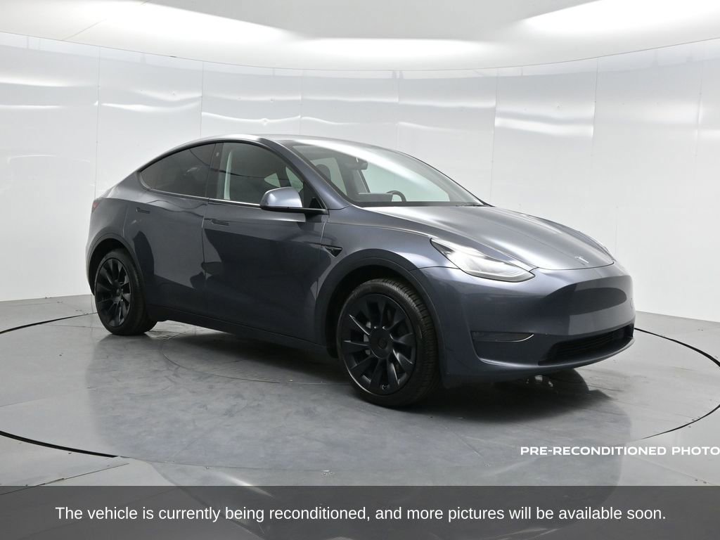 Used 2023 Tesla Model Y Long Range image 32