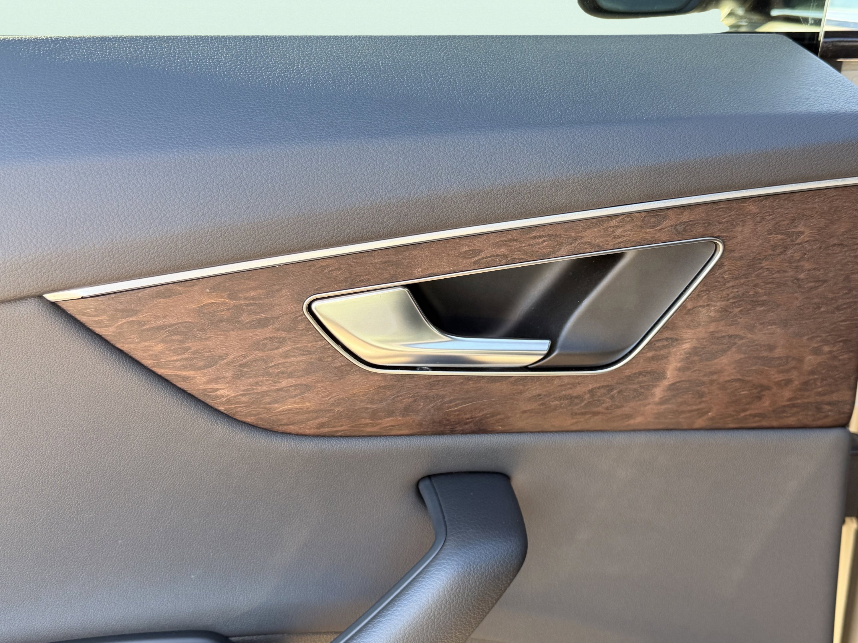 Used 2023 Audi Q8 Premium w/ Convenience Package image 33