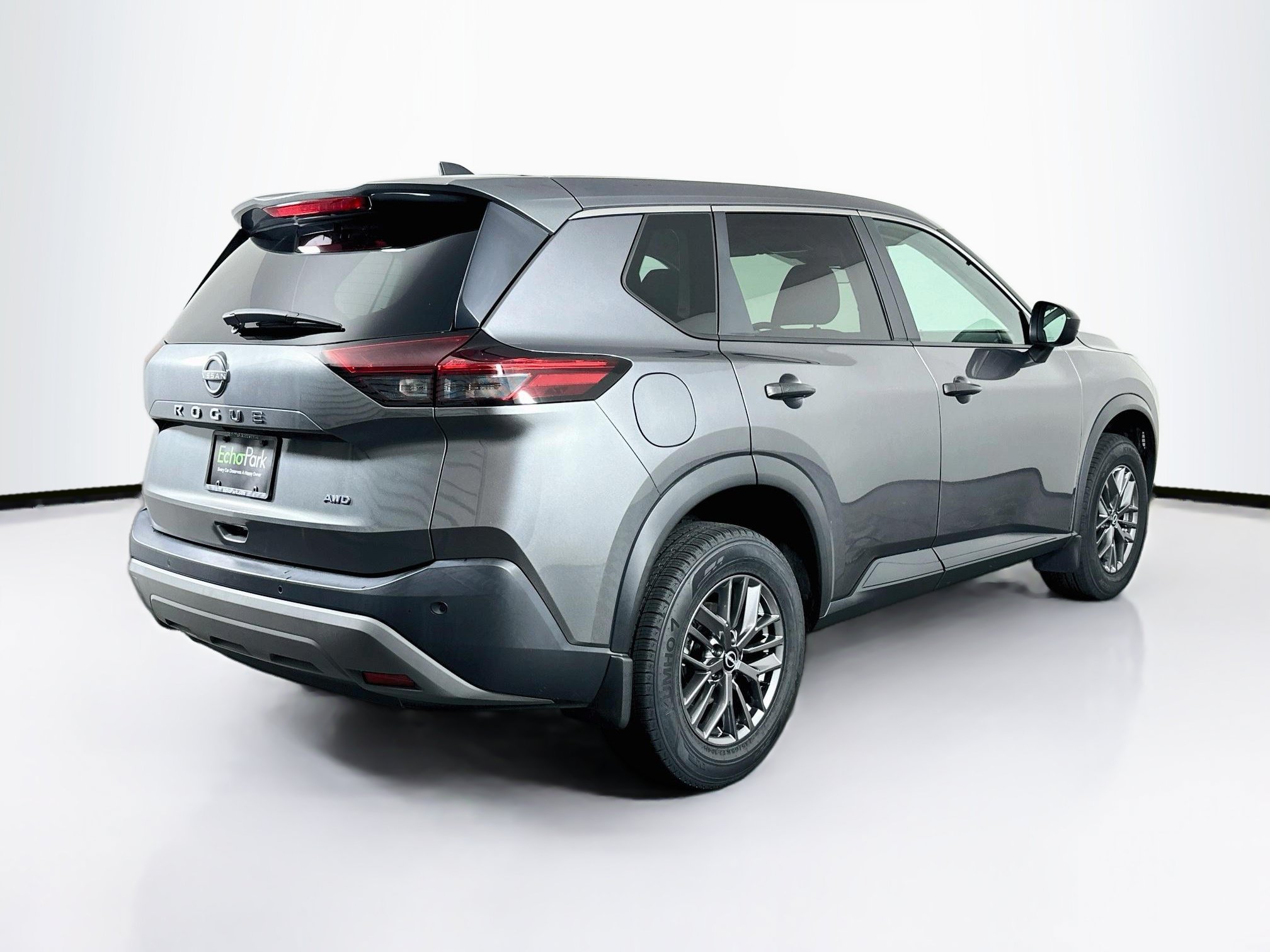 Used 2023 Nissan Rogue S AWD/4WD image 9