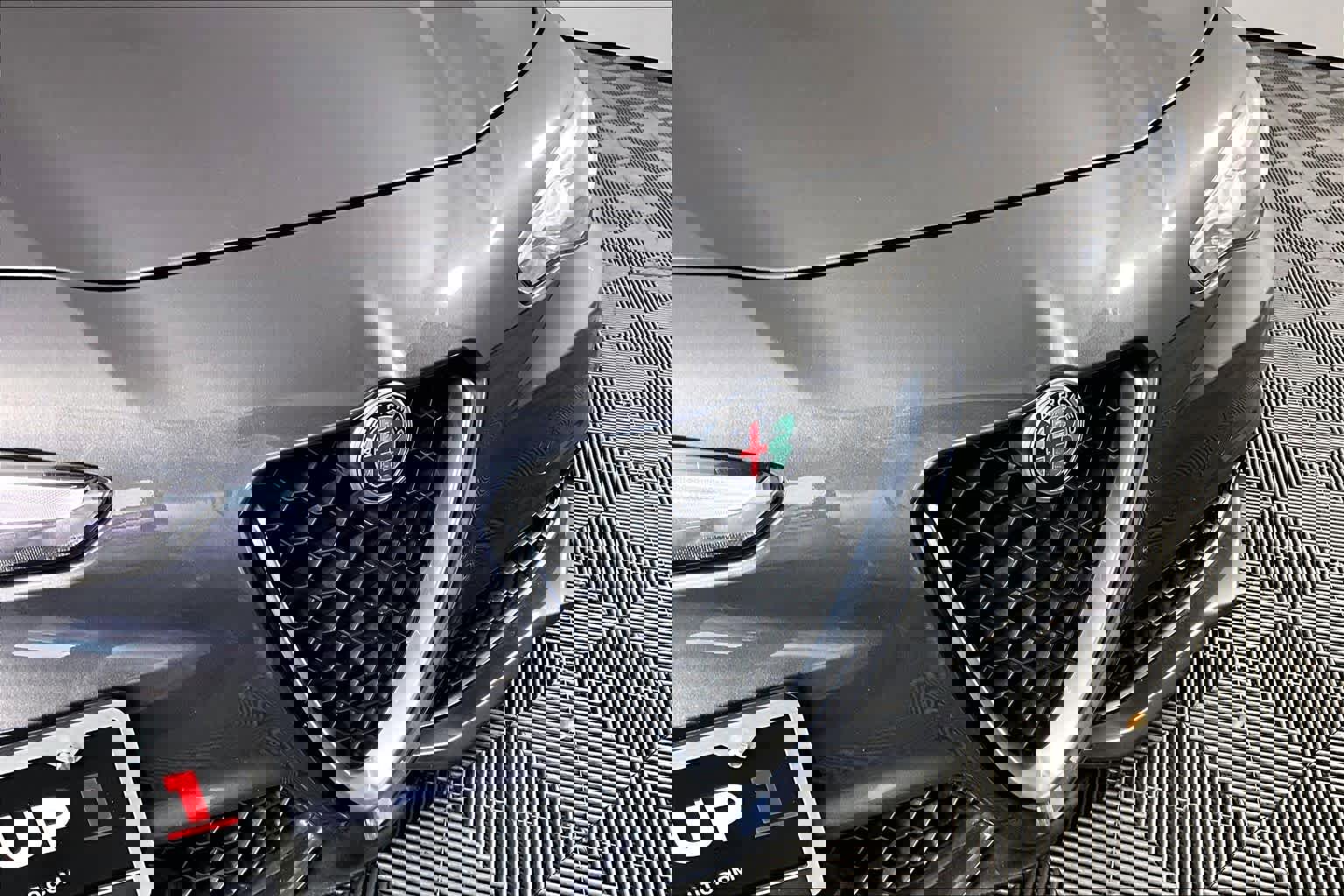 Used 2019 Alfa Romeo Giulia w/ Quick Order Package 22K Sport RWD image 29