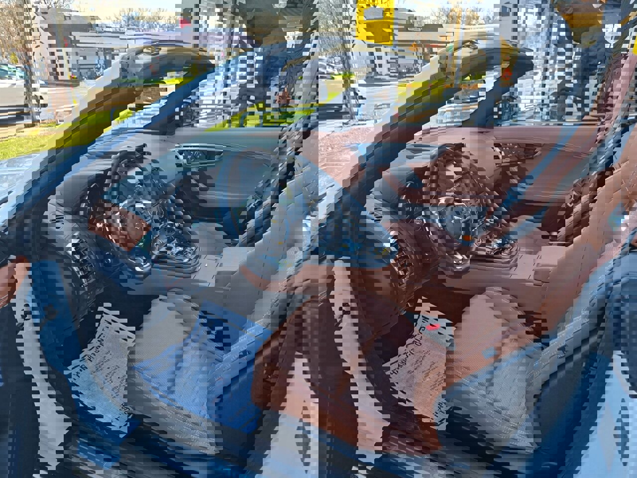 Used 2018 Jaguar F-TYPE R image 17