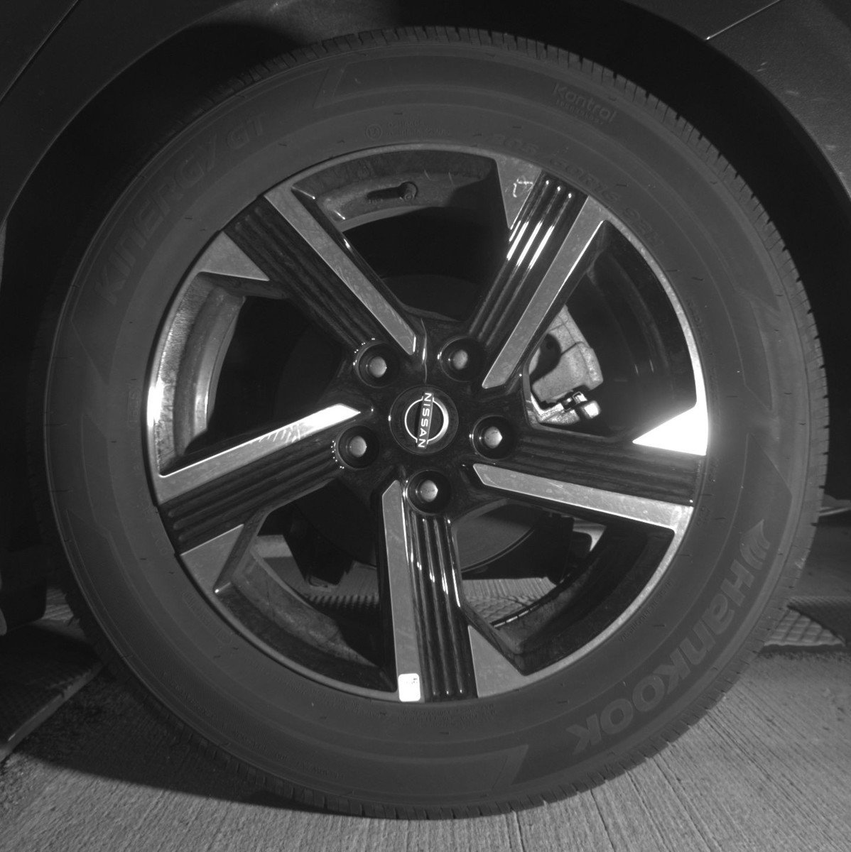 Used 2025 Nissan Sentra SV image 14