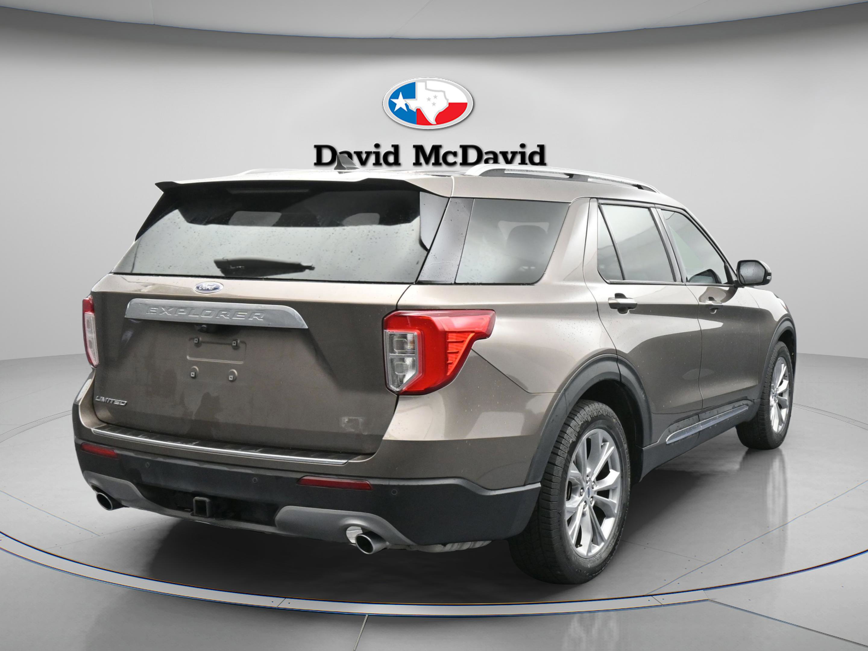 Used 2021 Ford Explorer Limited w/ Equipment Group 301A image 8