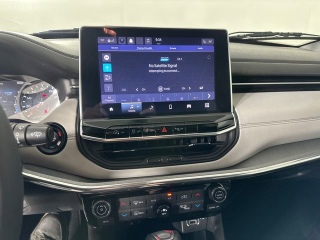 Certified 2023 Jeep Compass Limited image 28