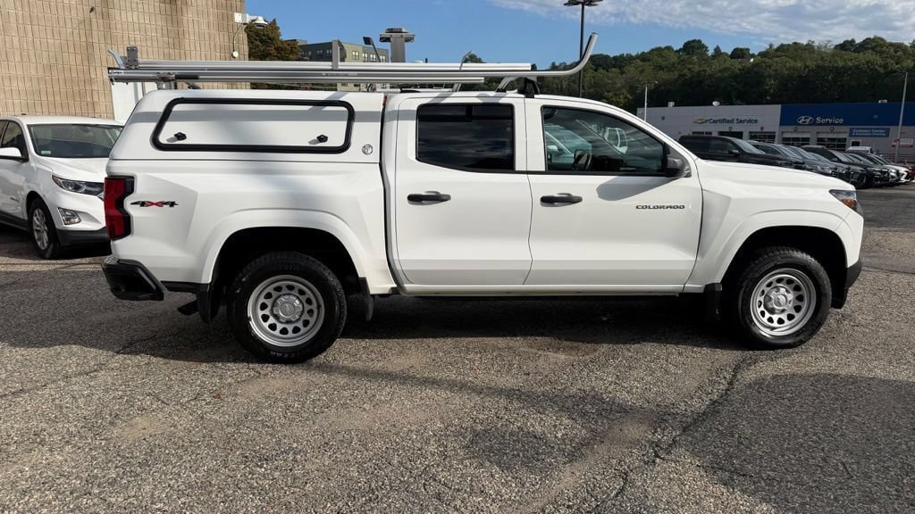 Used 2025 Chevrolet Colorado W/T AWD/4WD image 7