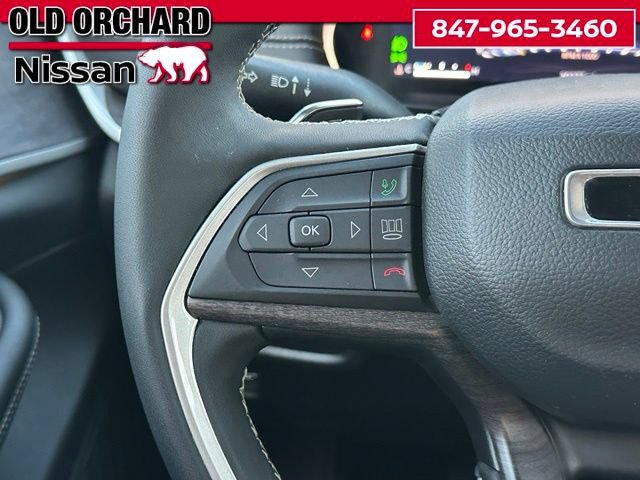 Used 2023 Jeep Grand Cherokee L Limited AWD/4WD image 19