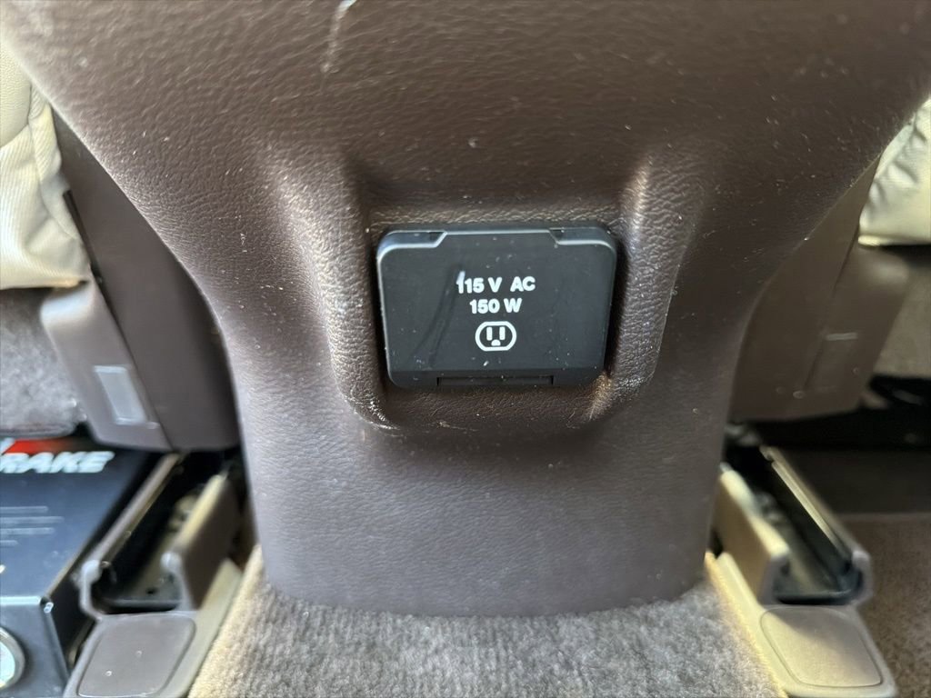 Used 2018 Jeep Cherokee Overland w/ Technology Group image 23