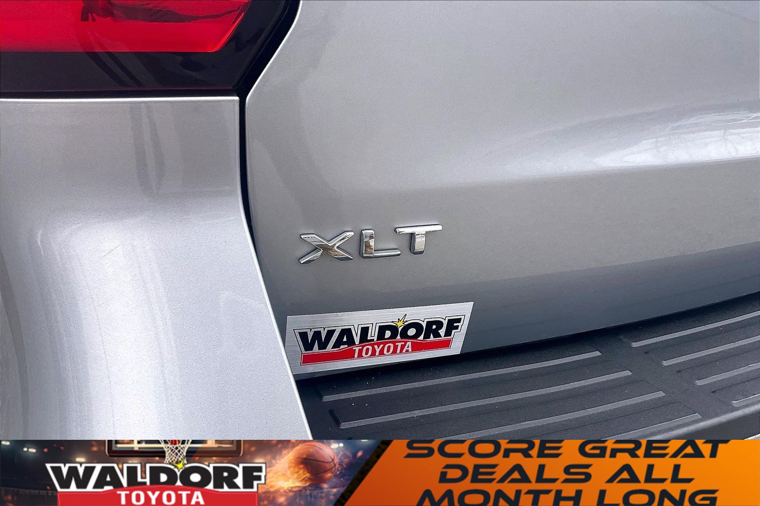 Used 2024 Ford Expedition XLT image 10