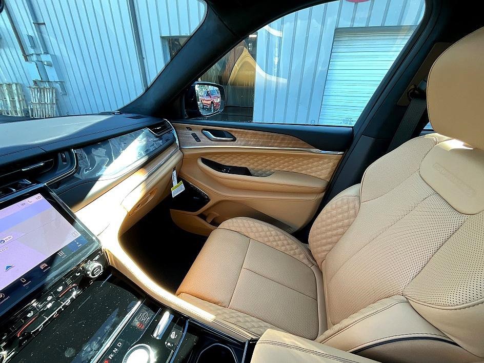 New 2025 Jeep Grand Cherokee L Summit image 32