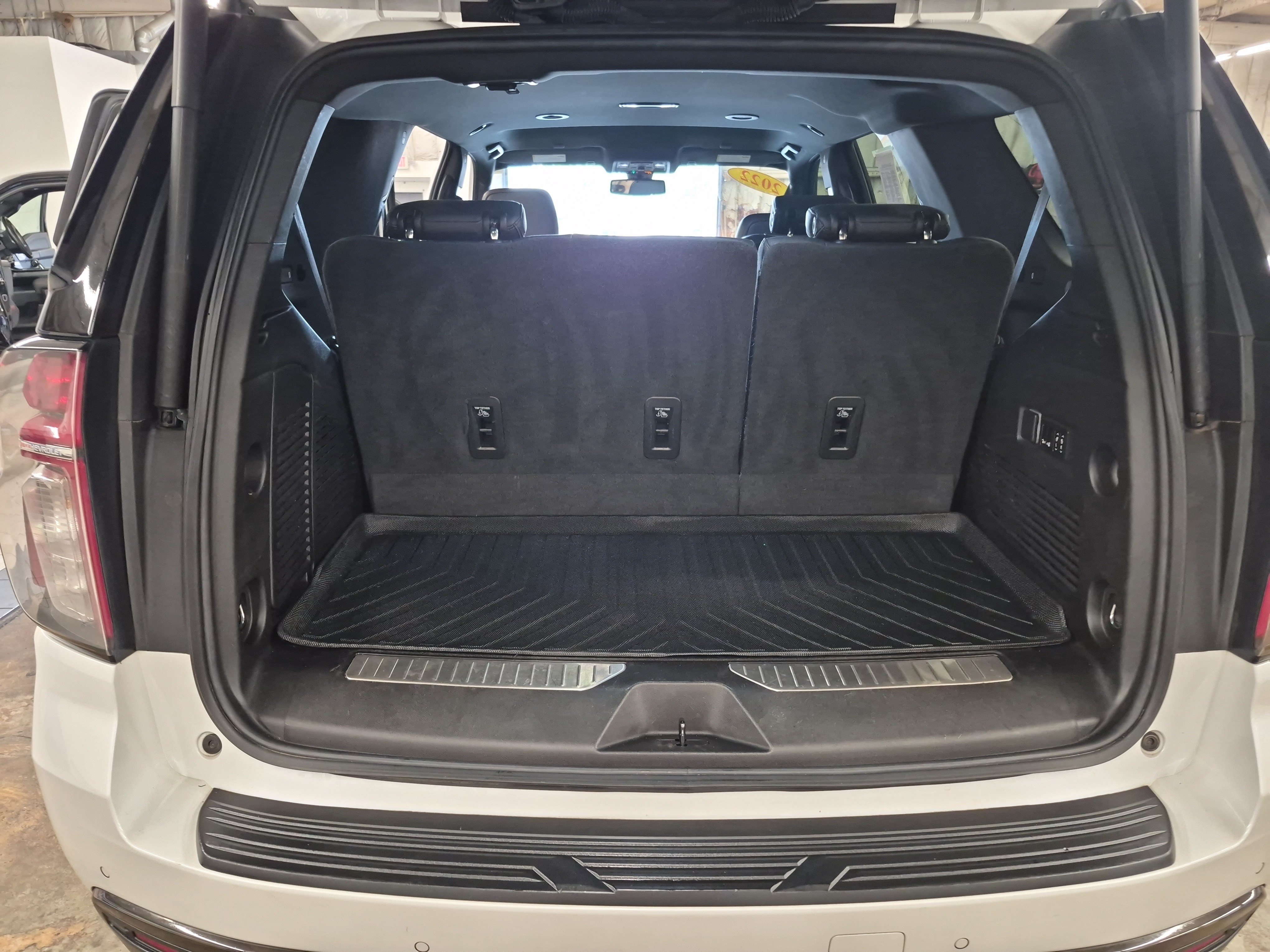 Used 2022 Chevrolet Tahoe RST w/ Sport Performance Package RWD image 18