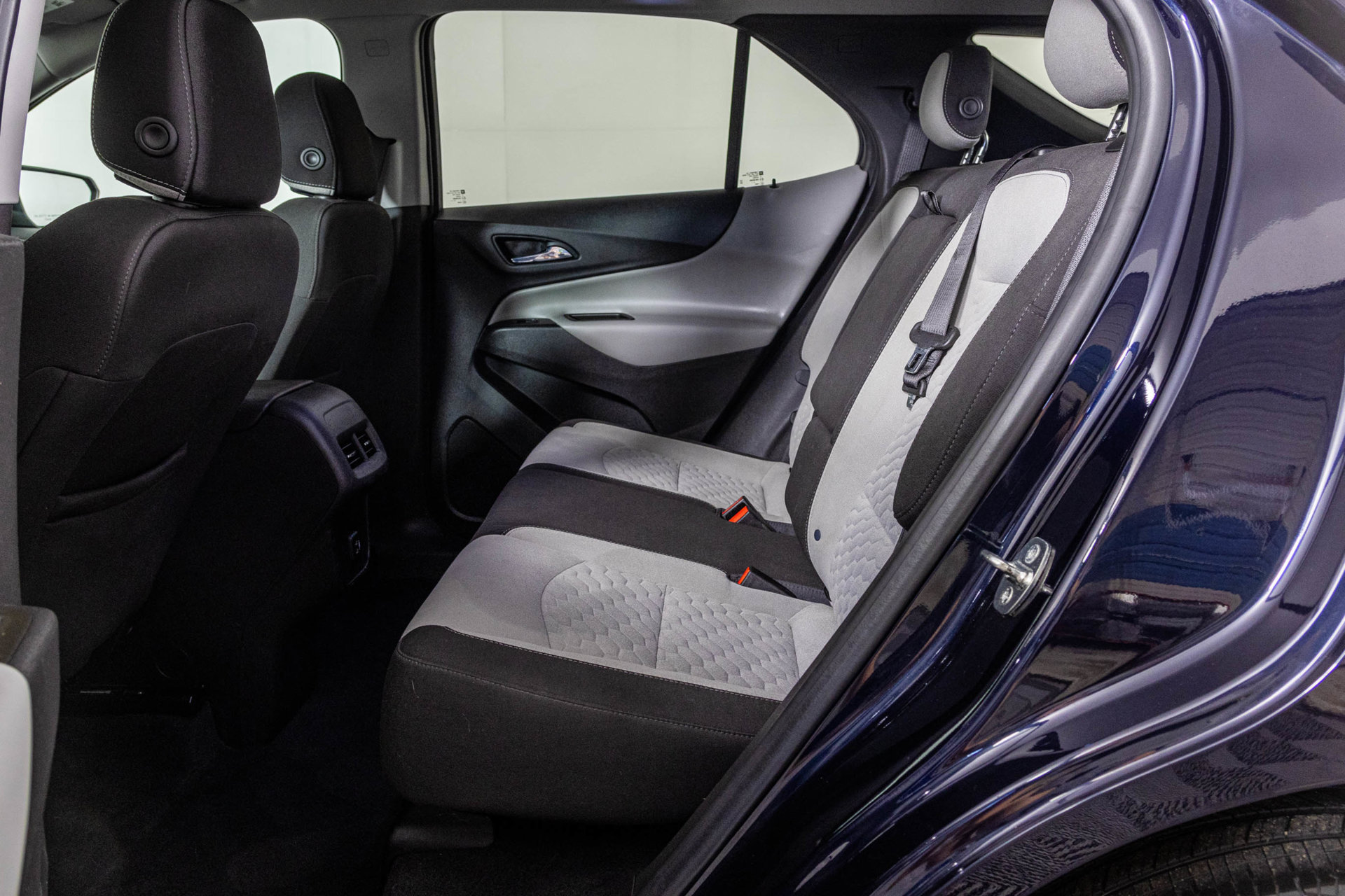 Used 2020 Chevrolet Equinox LS w/ LS Convenience Package FWD image 36