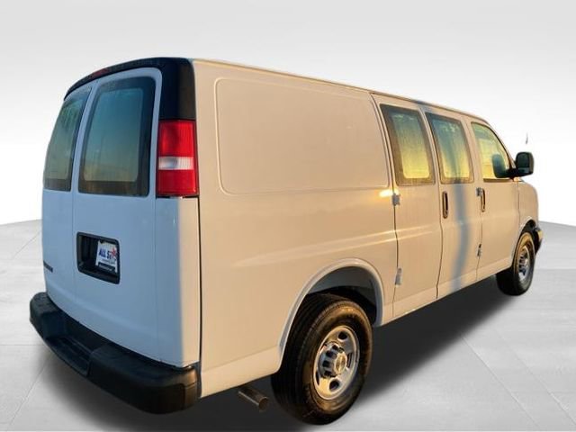 New 2026 Chevrolet Express 2500 RWD image 7
