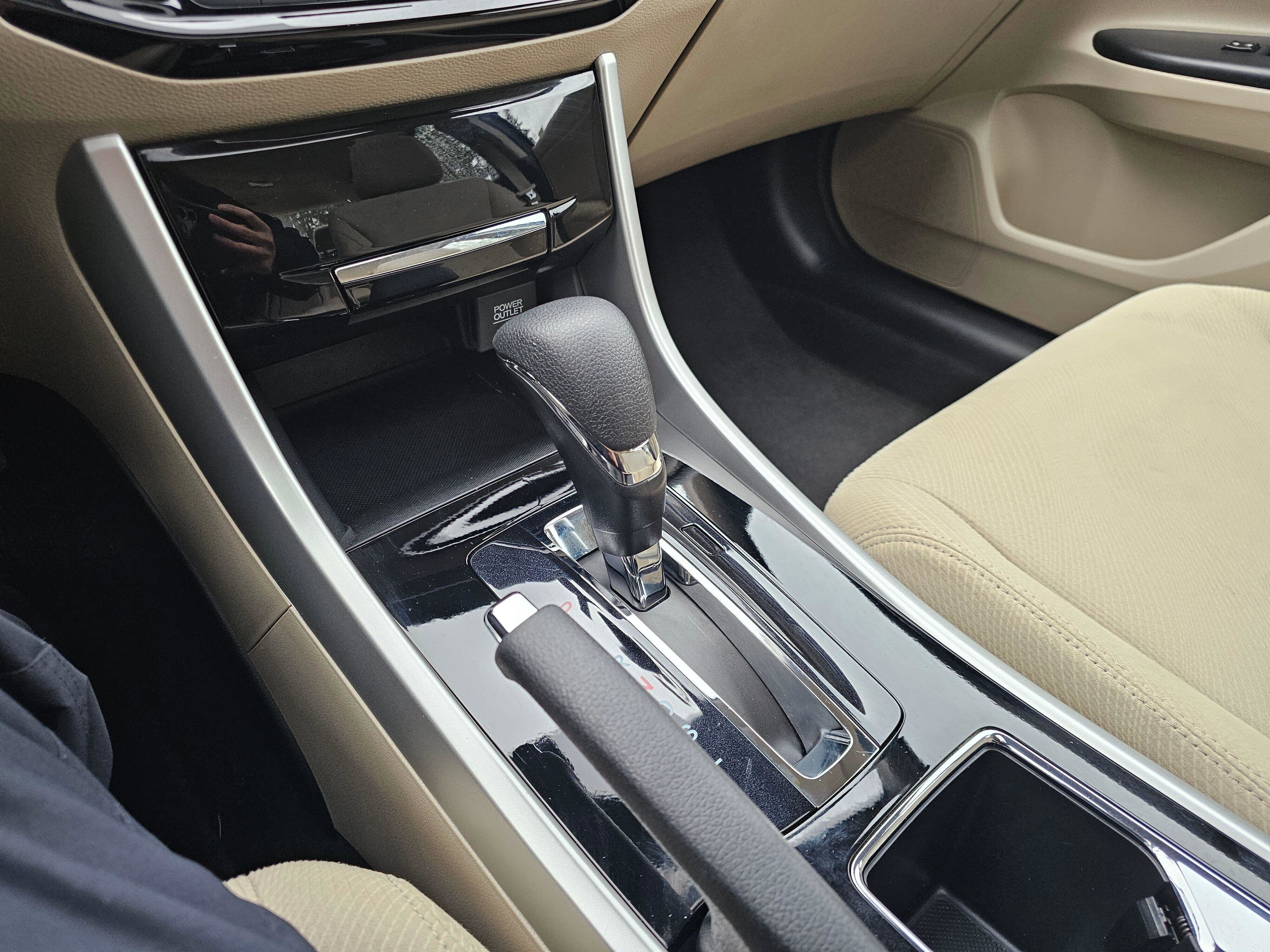 Used 2016 Honda Accord EX image 28