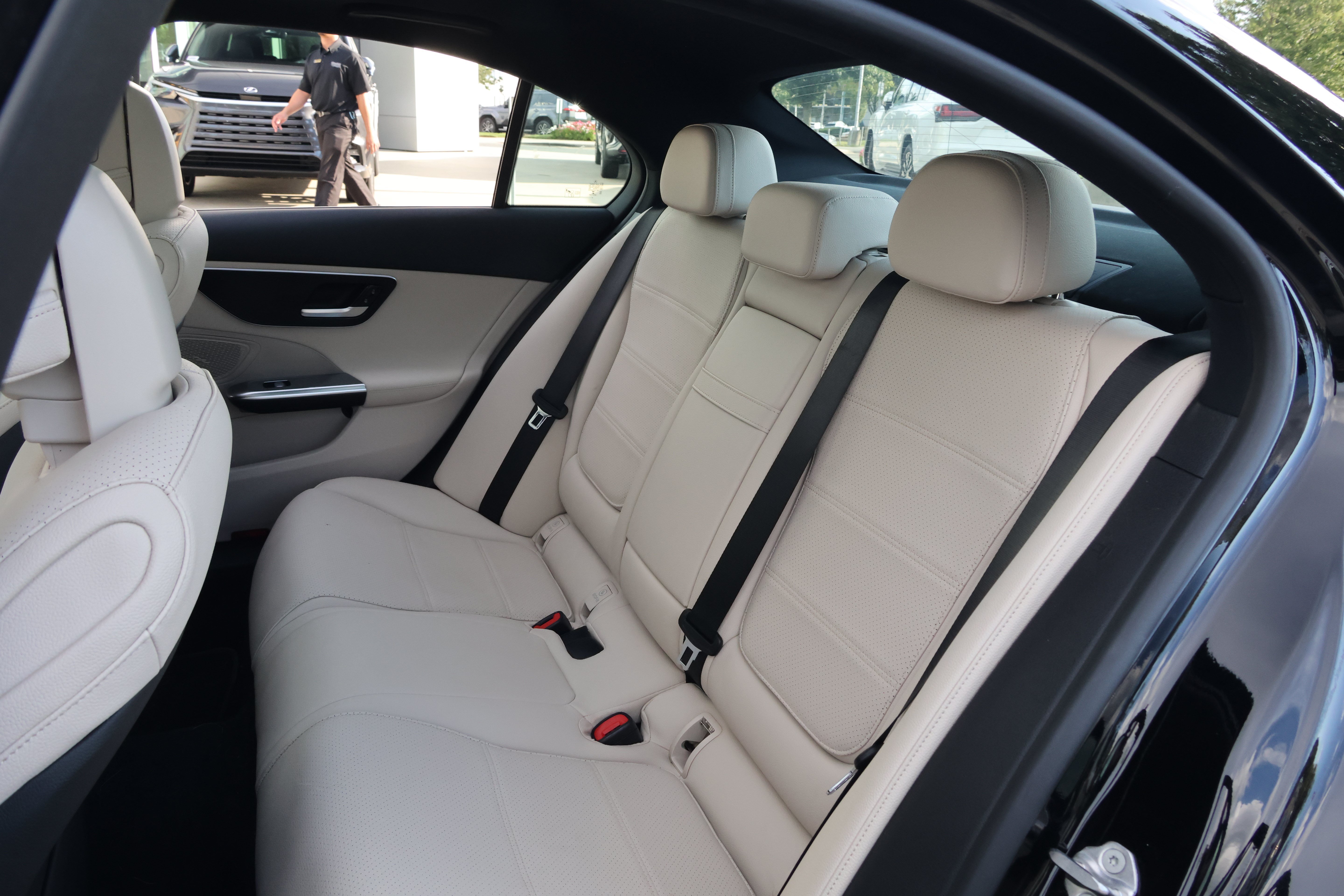 Used 2023 Mercedes-Benz C 300 Sedan image 31