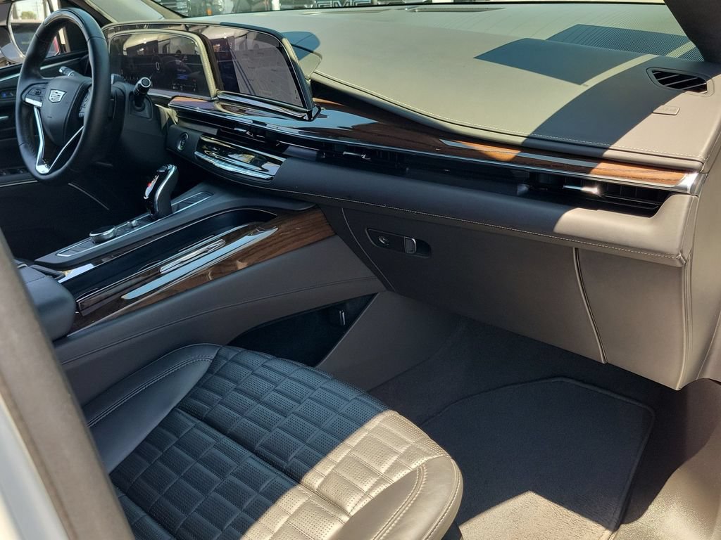 Certified 2022 Cadillac Escalade Sport Platinum w/ Heavy-Duty Trailer Package AWD/4WD image 29