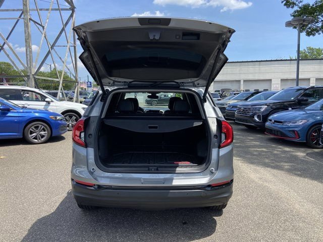 Used 2023 GMC Terrain SLT w/ Tech Package AWD/4WD image 29
