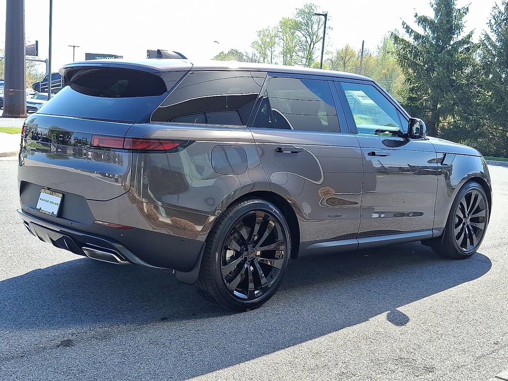 New 2026 Land Rover Range Rover Sport SE AWD/4WD image 3
